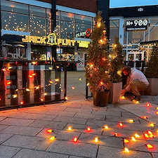 Beautiful-Christmas-Lighting-Installation-for-Restaurants-in-Laval 0